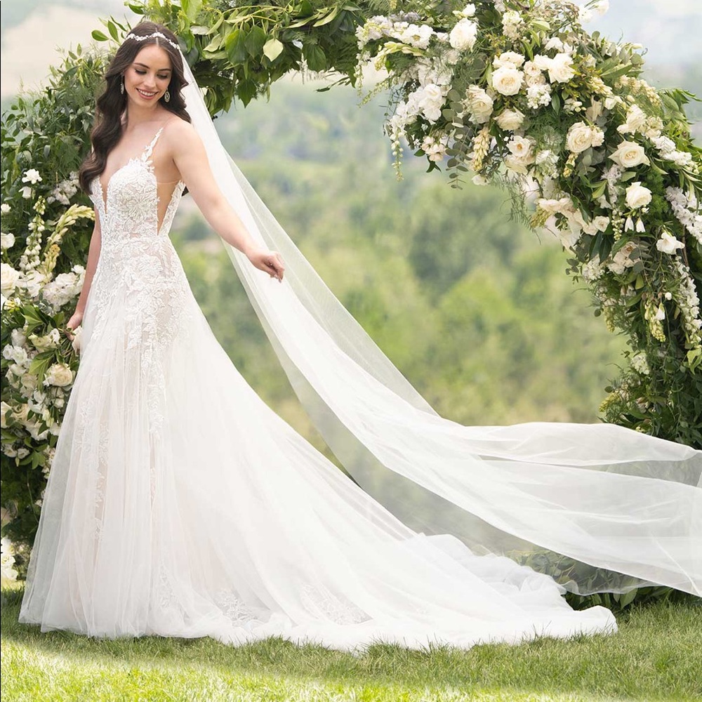 Martina Liana 1087 . Designer dress size: 4